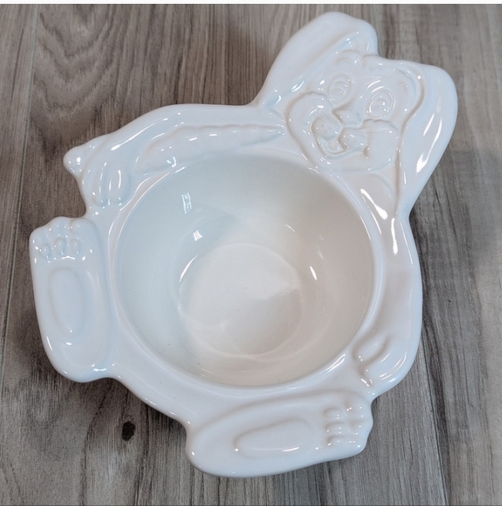 VINTAGE EASTER BUNNY BOWL PFALTZGRAFF HERITAGE WHITE CERAMIC